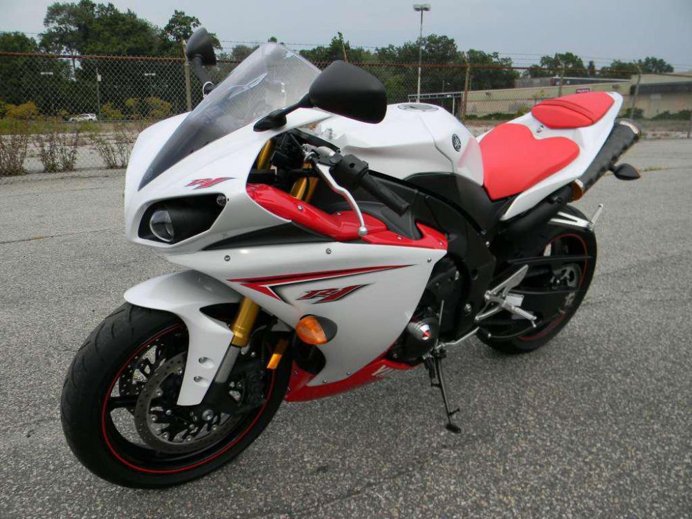 Buy 2009 Yamaha Yzf-r1 Sportbike On 2040-motos