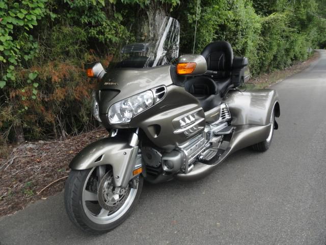 Buy HONDA GOLDWING TRIKE w/ ROADSMITH TRIKE KIT on 2040-motos