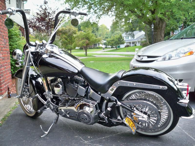 Buy 2005 CUSTOM HARLEY DAVIDSON SOFT TAIL DELUXE FLSTNI on 2040-motos