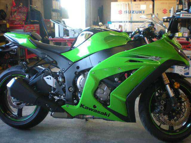 2010 kawasaki ninja zx-10r  sportbike 