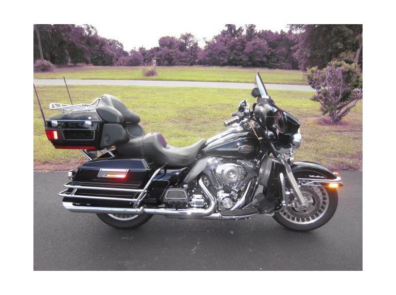 2009 Harley-Davidson FLHTCU Ultra Classic Electra Glide 