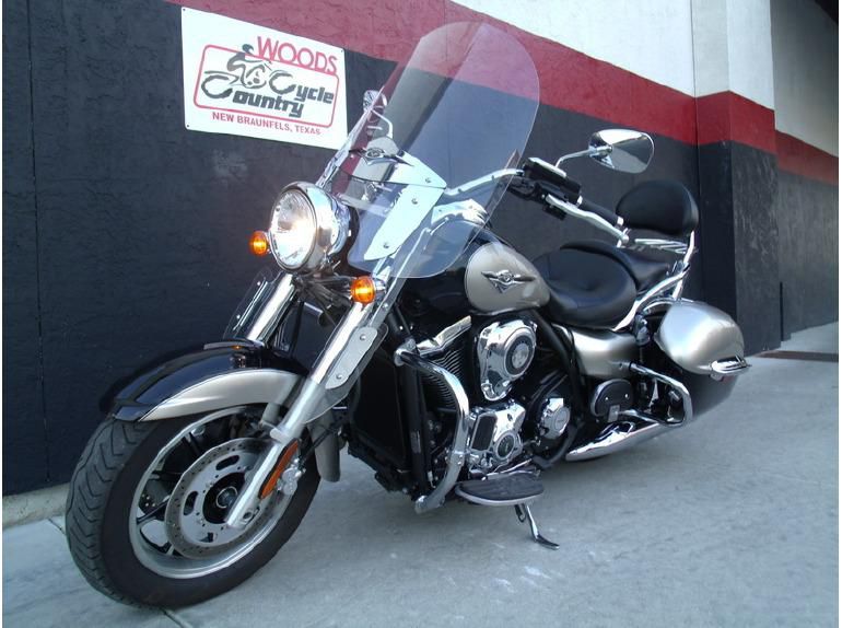 2010 kawasaki vulcan 1700 nomad  cruiser 