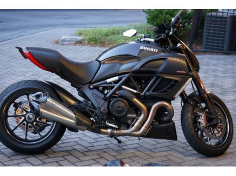 2012 ducati diavel  cruiser 