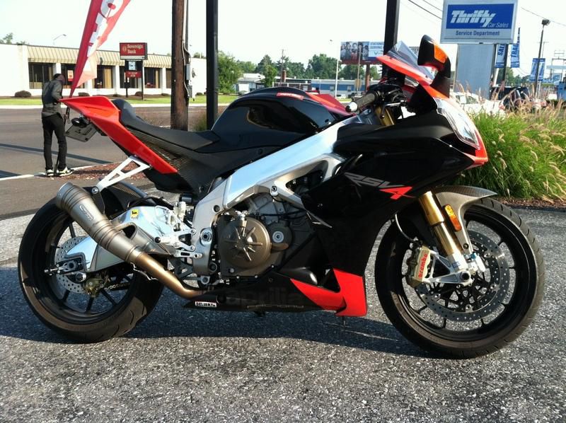 2010 aprilia rsv4 factory   