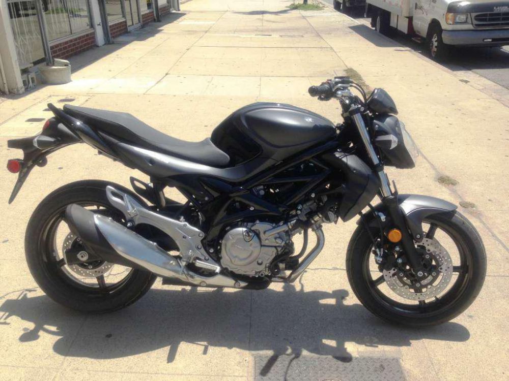 2013 suzuki sfv650  sportbike 