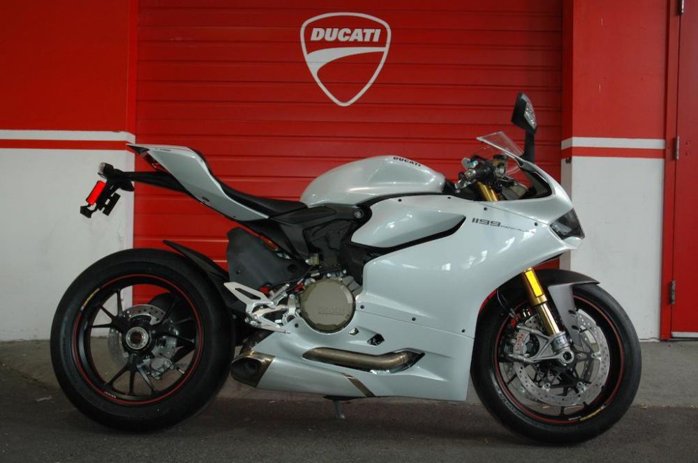 2013 ducati 1199s abs panigale  sportbike 