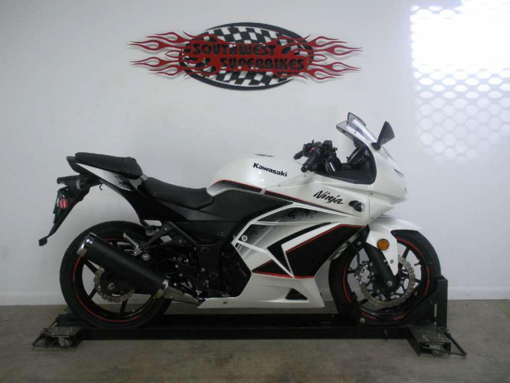 2011 kawasaki ninja 250r  sportbike 