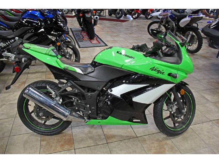 Buy 2009 Kawasaki Ninja 250R on 2040-motos