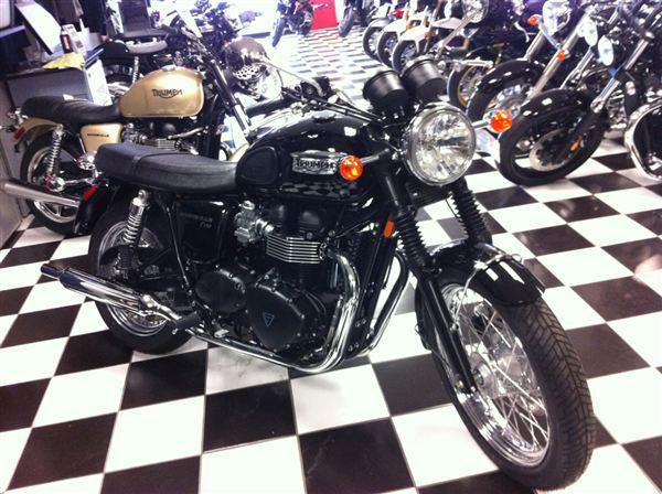 2013 triumph bonneville t100 - black  standard 