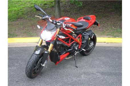 2011 ducati streetfighter s  standard 