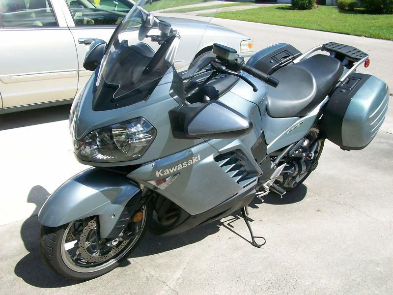 2008 KAWASAKI CONCOURS SILVER MOTORCYCLE