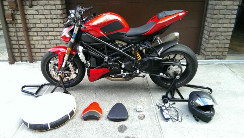 2010 ducati streetfighter