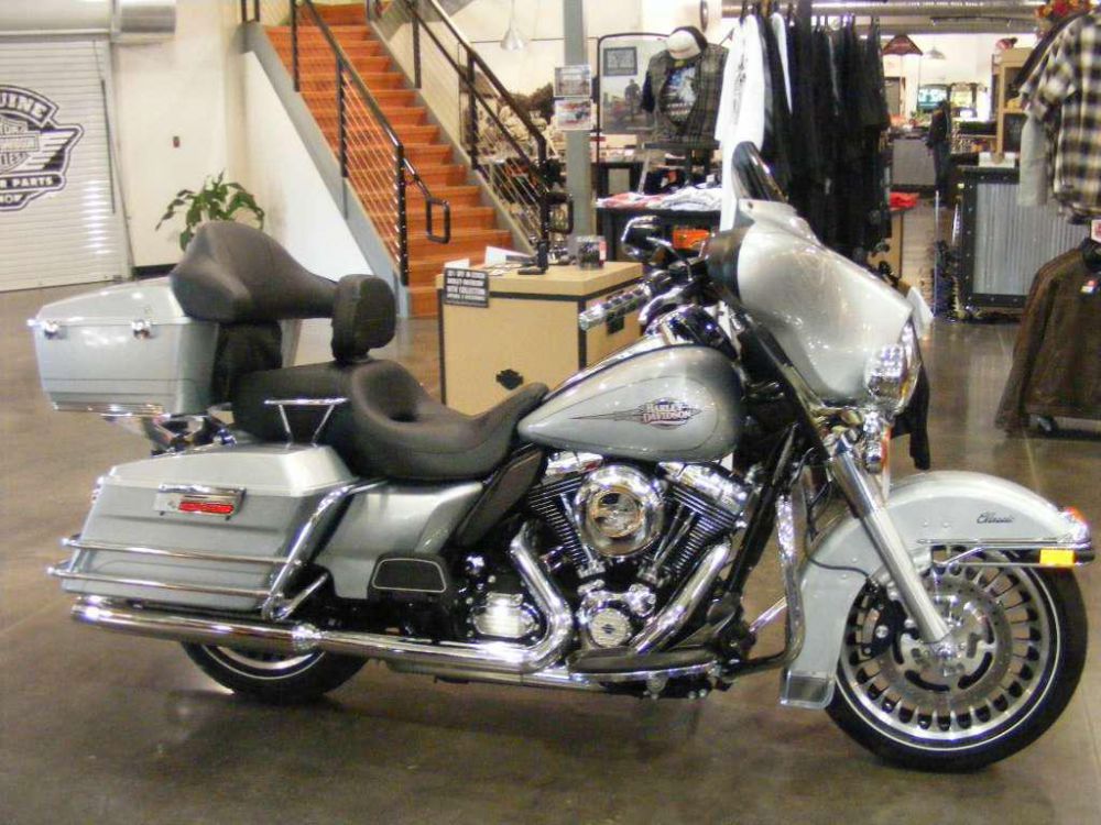 2012 Harley-Davidson FLHTC Electra Glide Classic Touring 