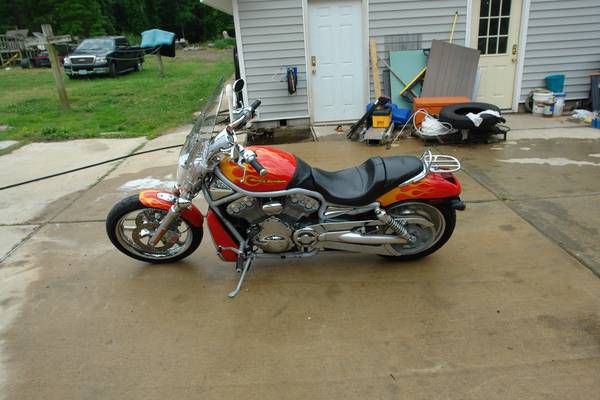 2002 Harley Davidson V Rod: REDUCED