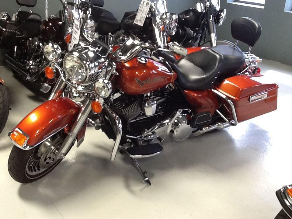 2011 harley-davidson flhr road king  touring 