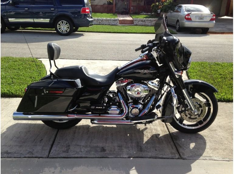 2011 Harley-Davidson Street Glide FLHX 