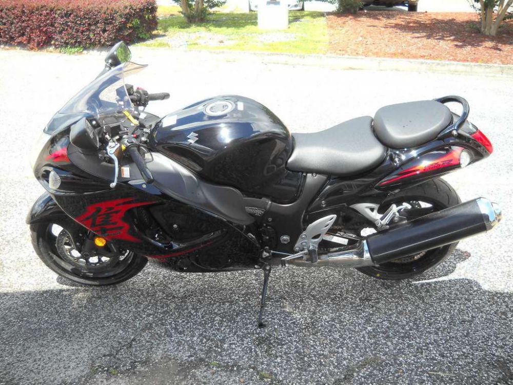 2011 suzuki hayabusa  sportbike 