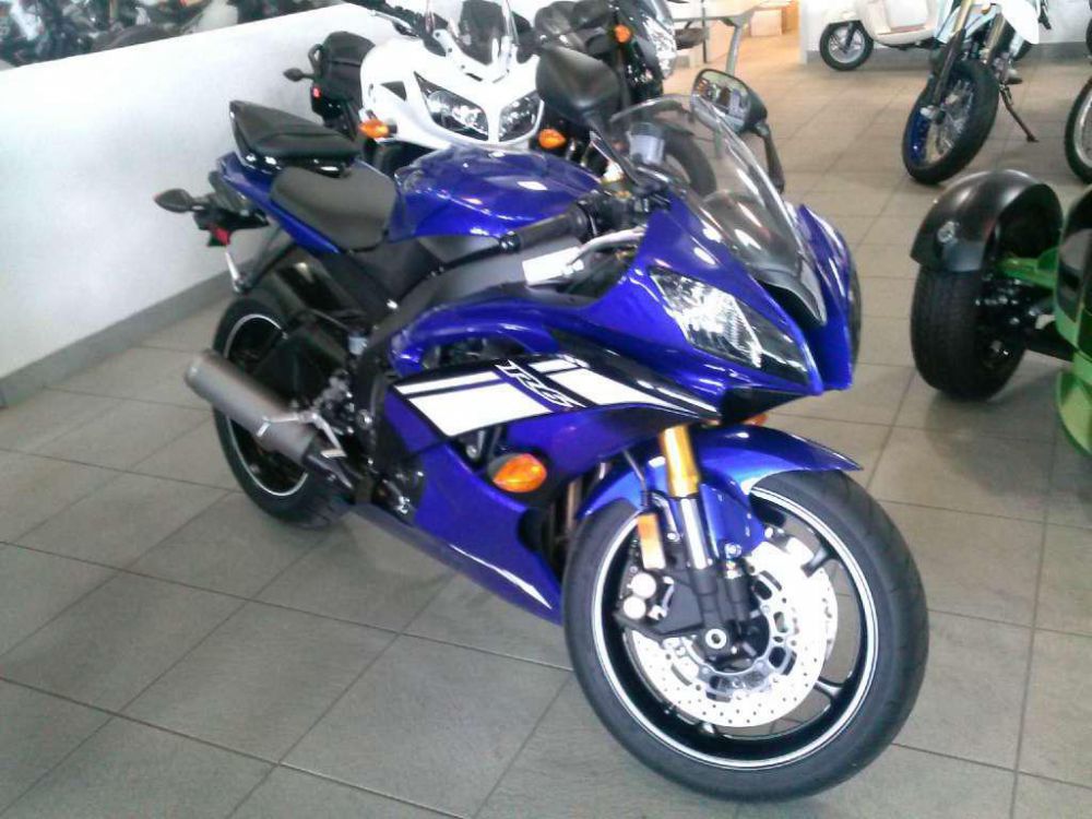 2012 yamaha yzf-r6  sportbike 