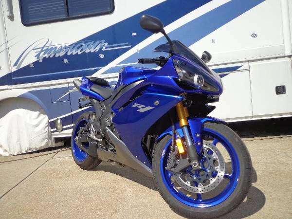 2007 Yamaha R1One Owner&#039;&#039;&#039;All Stock8k MilesPerfect Bike