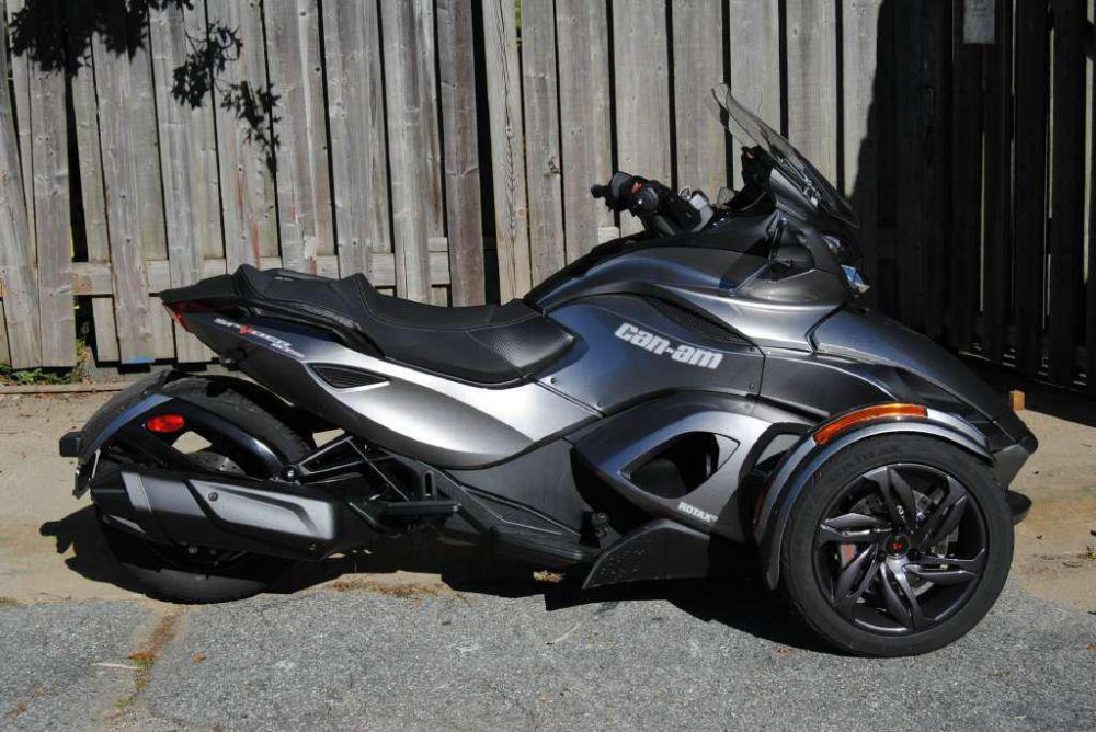 2013 can-am spyder st-s sm5  sport touring 