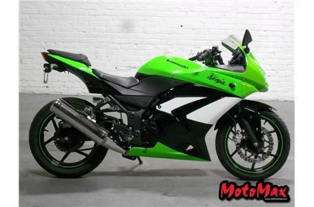 2009 kawasaki ninja 250r  sportbike 