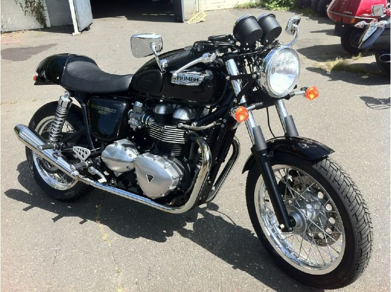 2012 triumph thruxton - phantom black 