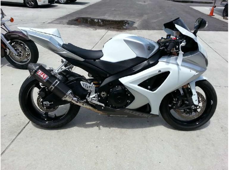 2008 suzuki gsx-r1000  sportbike 