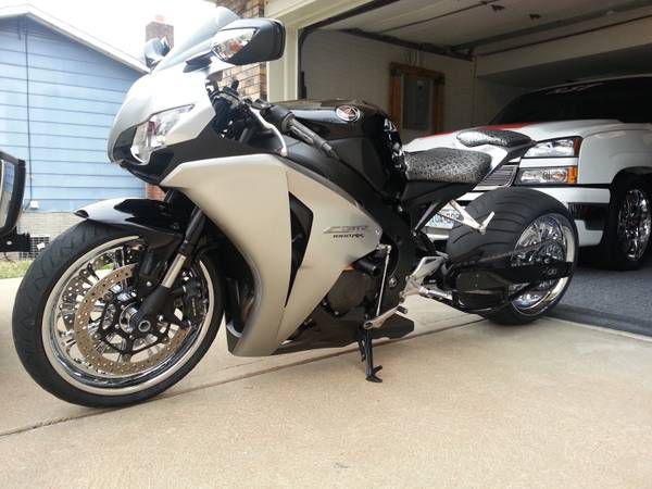 2008 stretched out 330 honda cbr!!!!