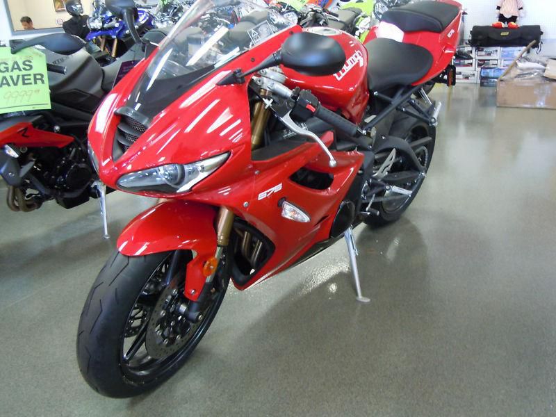 2012 Triumph Daytona 675 RED! NEW WITH WARRANTY