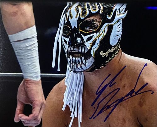 Autographed el desperado 8x10 promo hand signed with coa pro wrestling close