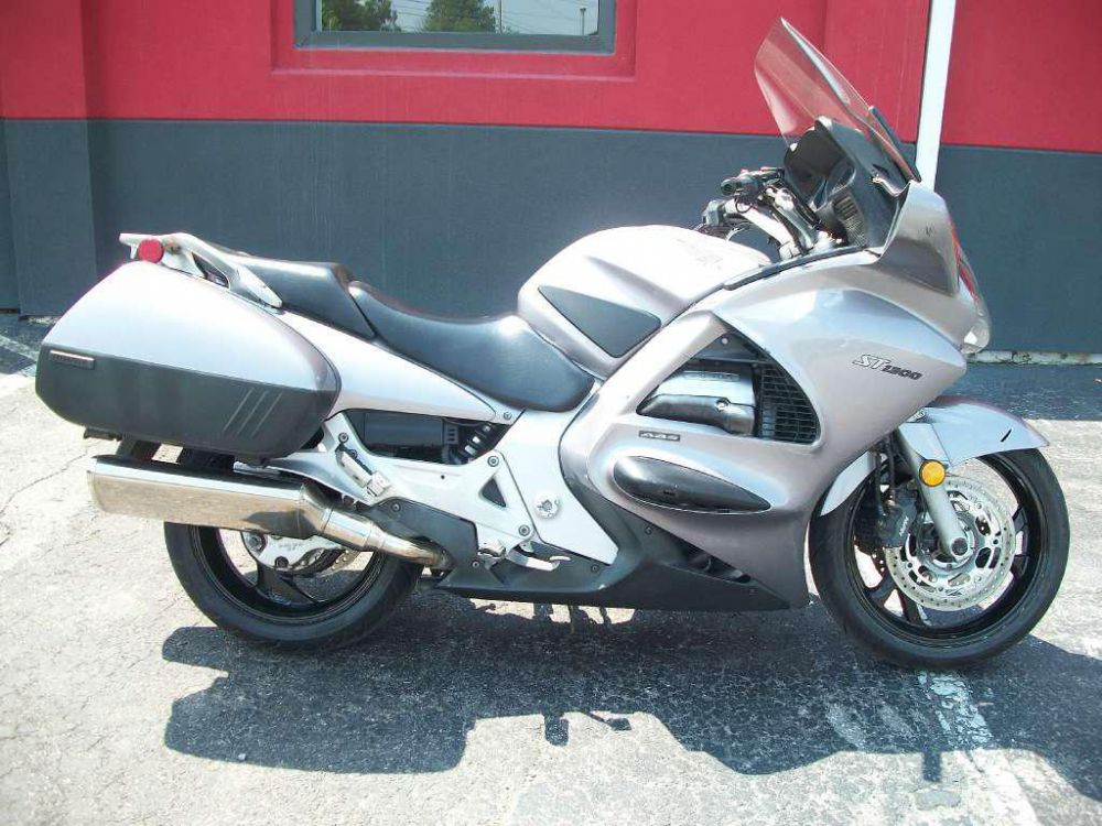 2003 honda st1300  sport touring 