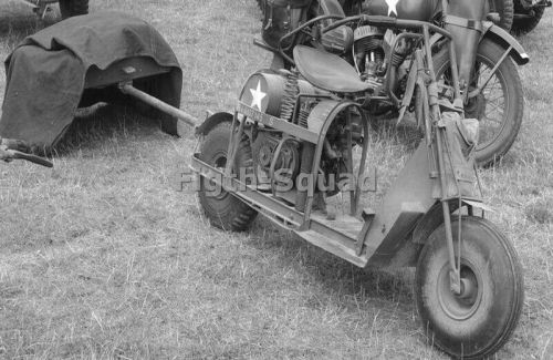 Ww2 picture photo cushman model 53 airborne scooter  4829