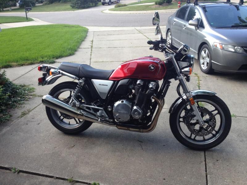 2013 honda cb1100 cb 1100 like new!  only 1200 miles!