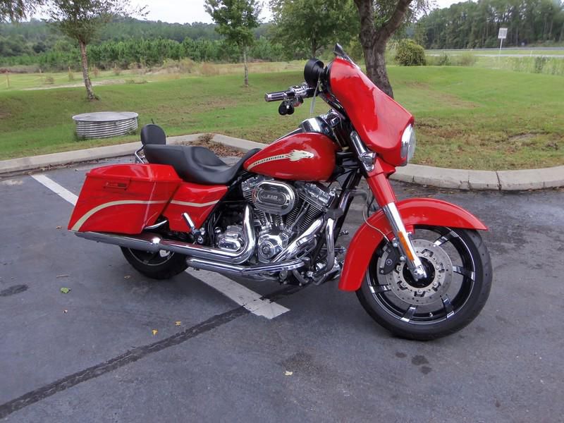 2010 harley-davidson flhxse - street glide cvo  touring 