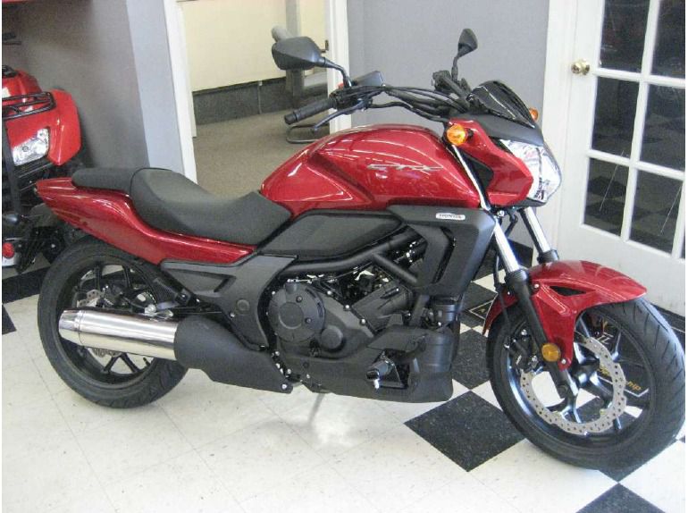 2014 honda ctx700n 