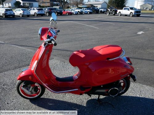 2023 Vespa Elettrica 45 MPH Red