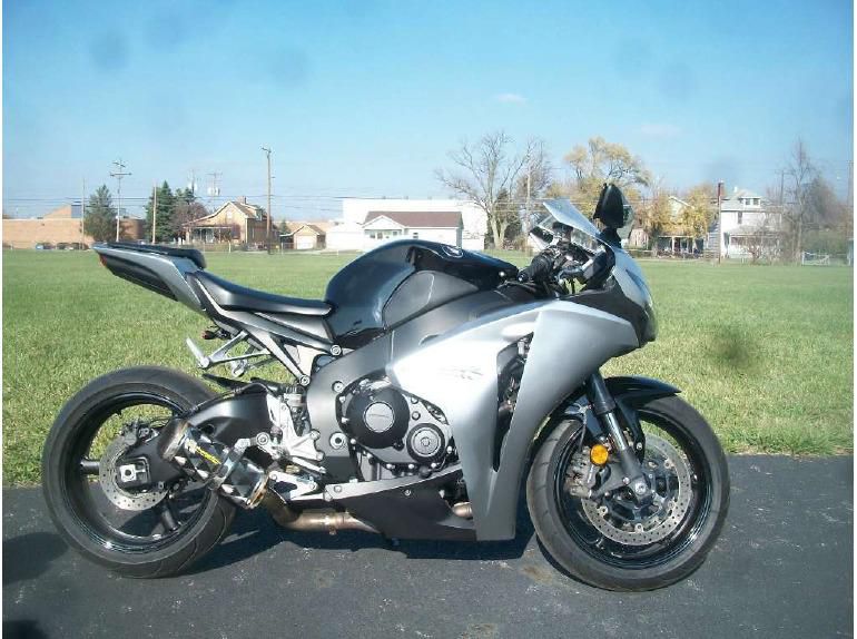 2008 honda cbr1000rr  sportbike 