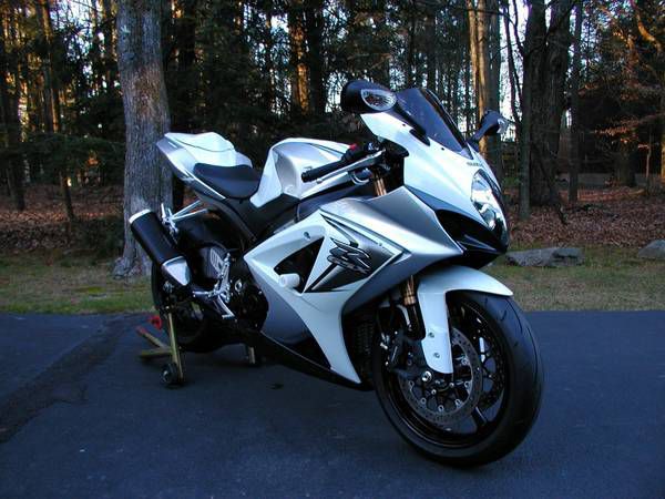 2008 suzuki gsxr 1000 w/ only 2713 miles!