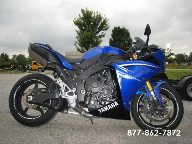 2009 yamaha yzf r1  sportbike 