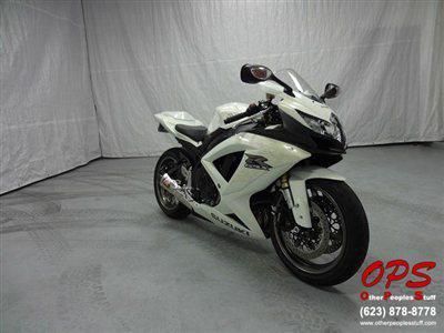 2009 Suzuki GSX-R 600 K9 - Factory White Pearl, Low Miles, Yoshi Slip-on Exhaust