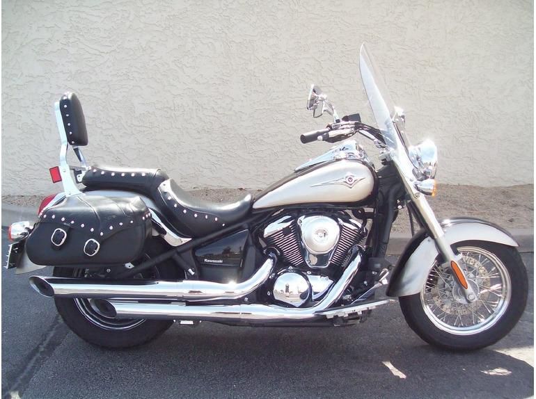 2011 kawasaki vulcan 900 classic lt  touring 