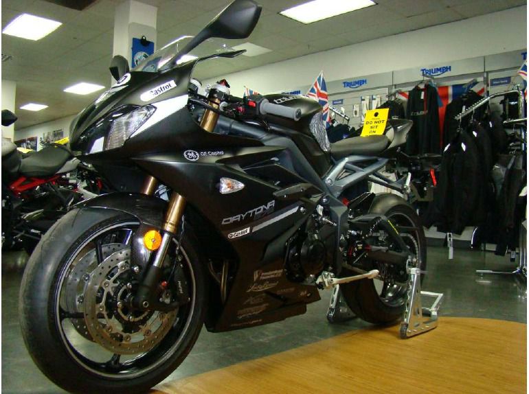 2013 triumph daytona 675 - phantom black / graphite 