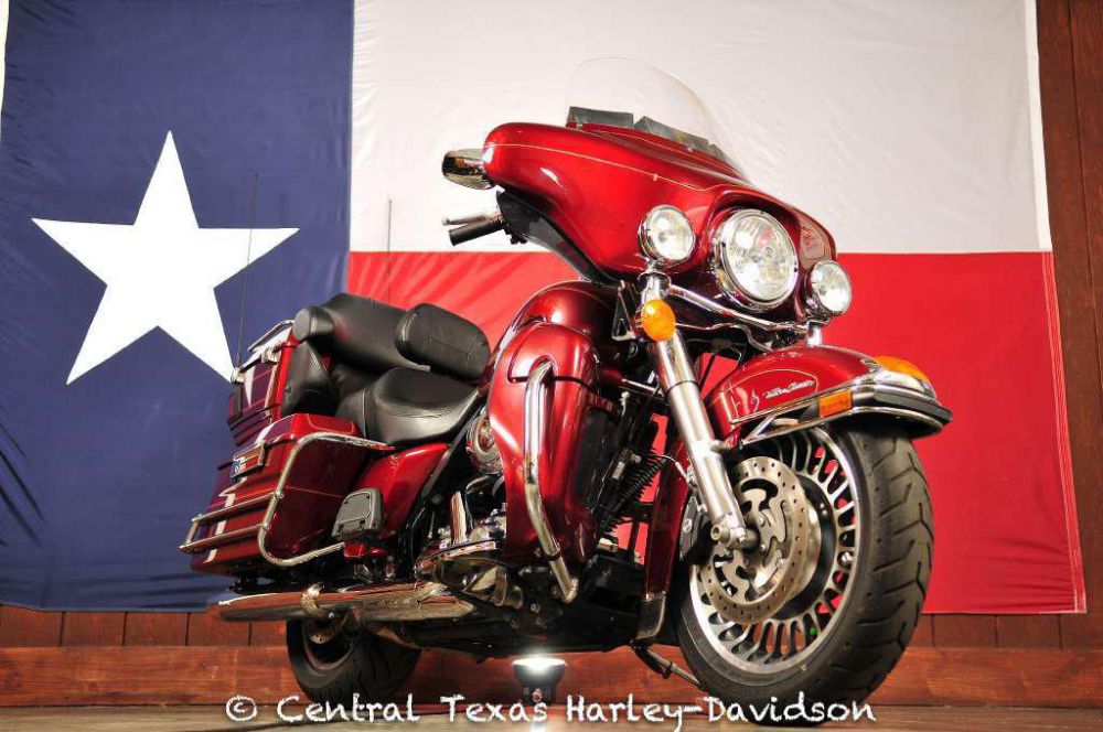 2010 harley-davidson flhtcu ultra classic electra glide  touring 