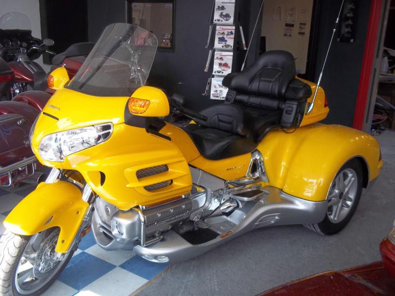 2002 honda goldwing gl1800 new csc trike kit only 4000 miles cb radio& 6 disk cd