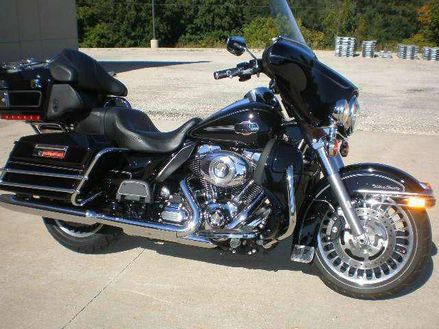 2012 harley-davidson flhtcu ultra classic electra glide  touring 