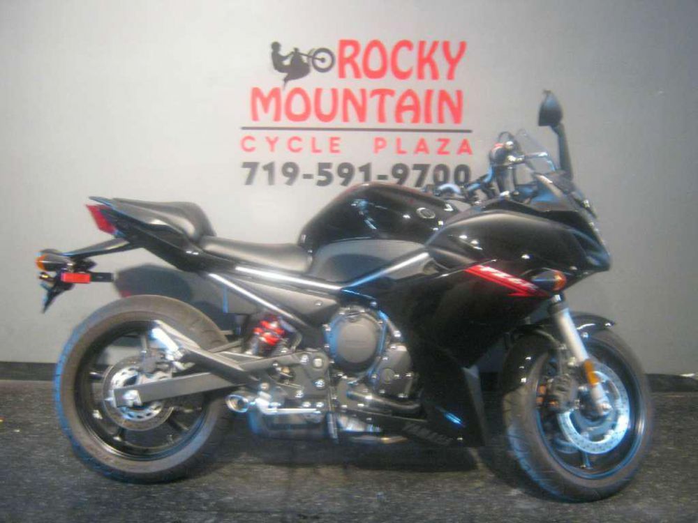 2009 yamaha fz6r  sportbike 