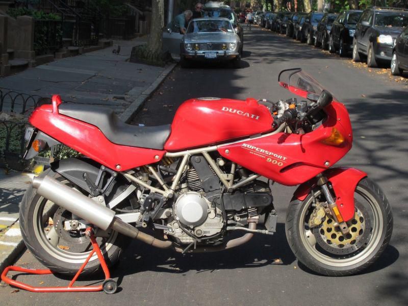 Ducati 900 Supersport