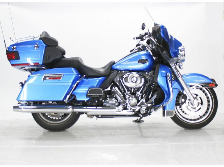 2011 harley-davidson electra glide ultra classic flhtcu  touring 