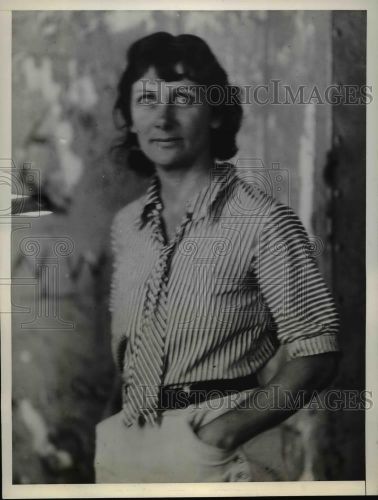 1935 Press Photo One of Three Women Deserted By R. Hamilton Texas Desperado