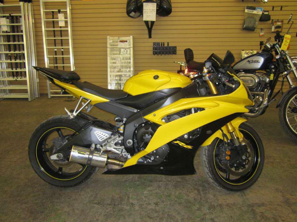 2008 yamaha yzf-r6  sportbike 